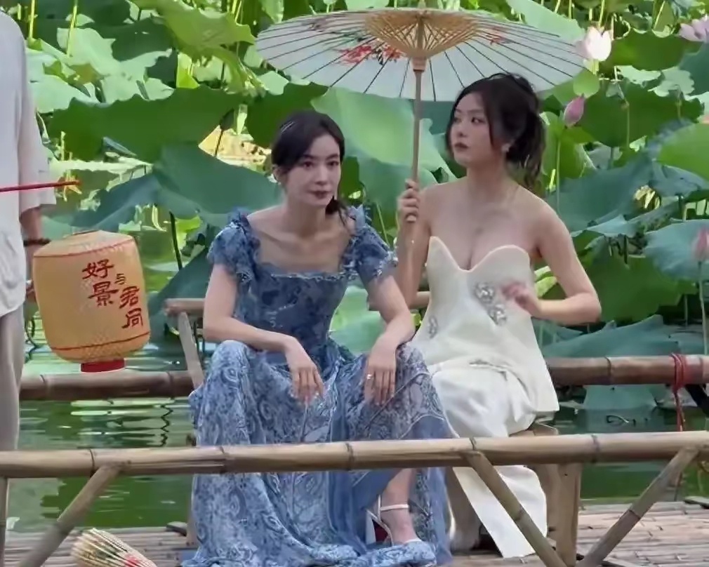 李晟 女人不能这么坐吗镜头里李晟往椅子上一瘫，二郎腿大大方方交叠，听到粉丝小声念