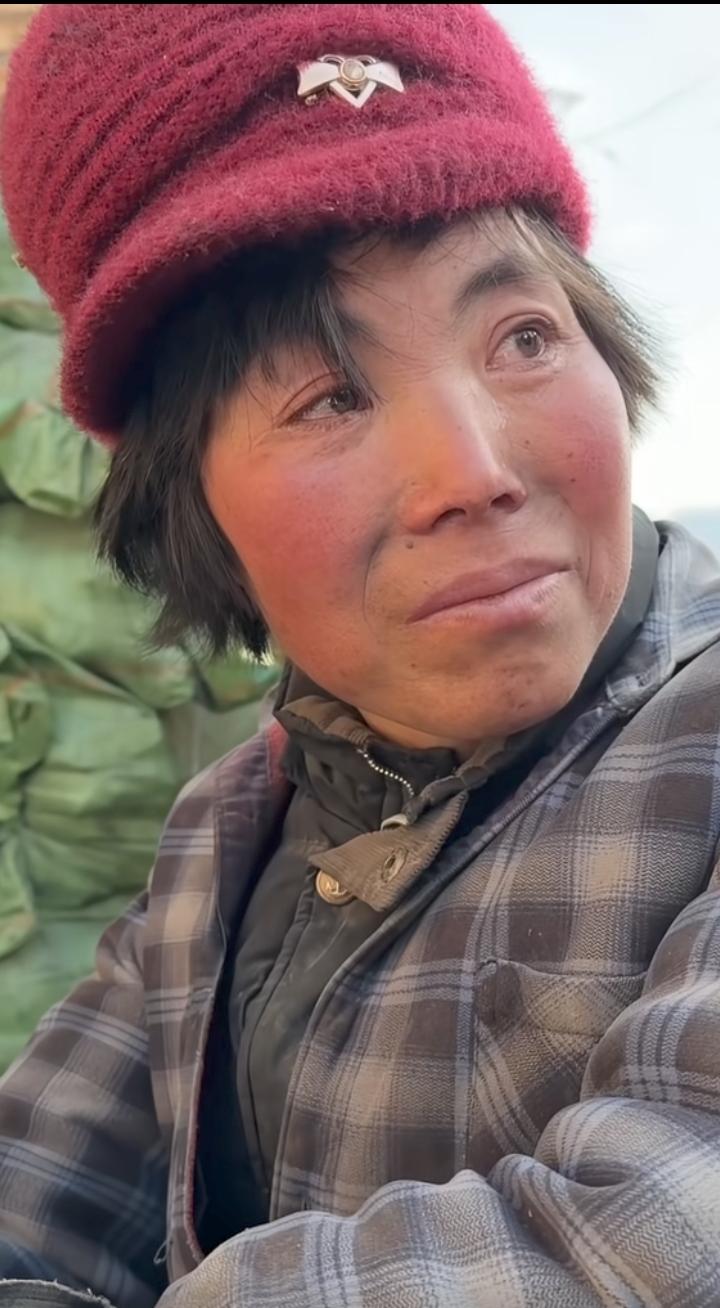 看了这张图片我内心沉重！不是歌颂苦难！我一个80后的大男人看了这表情心里都莫名的