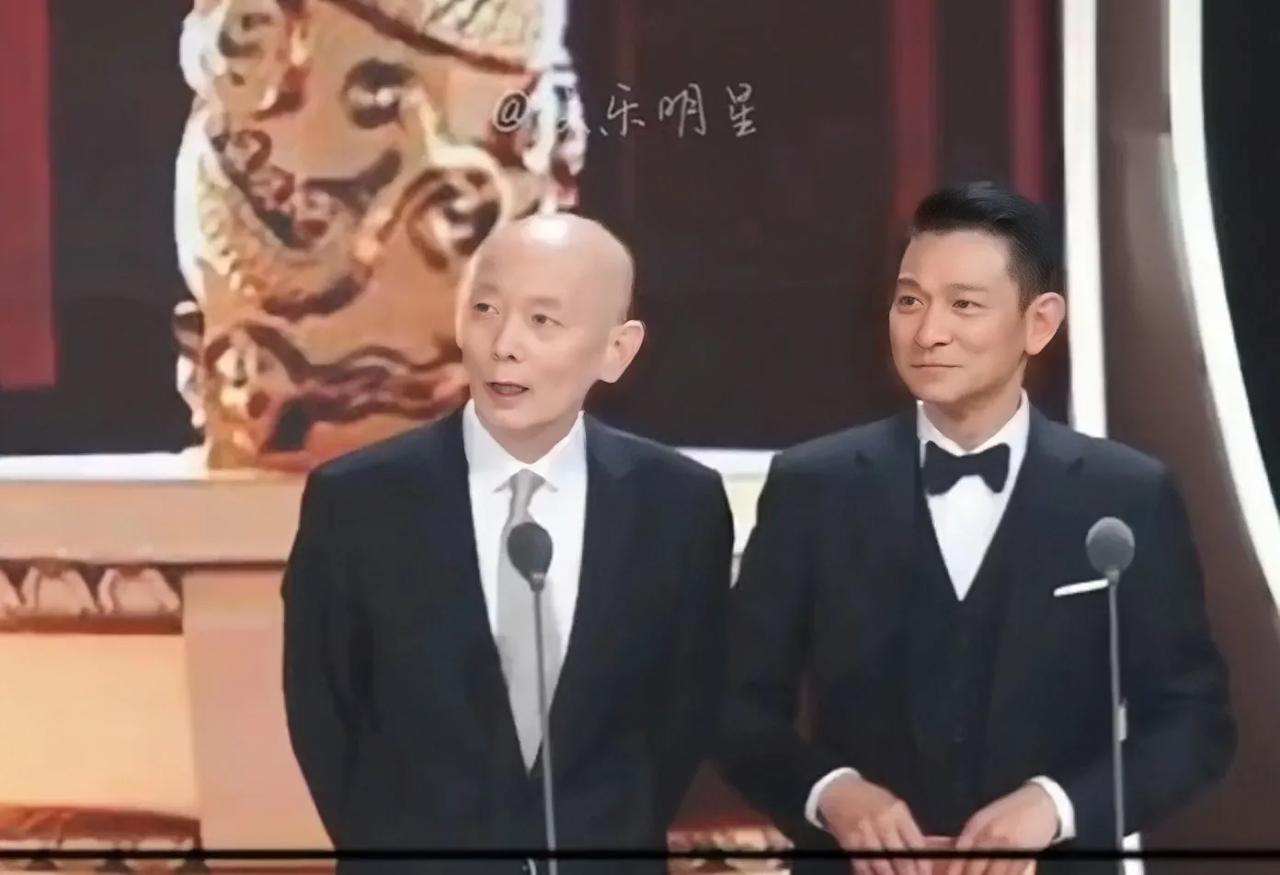 葛优  刘德华两个口碑都很好[赞]，有知道他俩合作过电影吗，葛优说完大家晚上好，