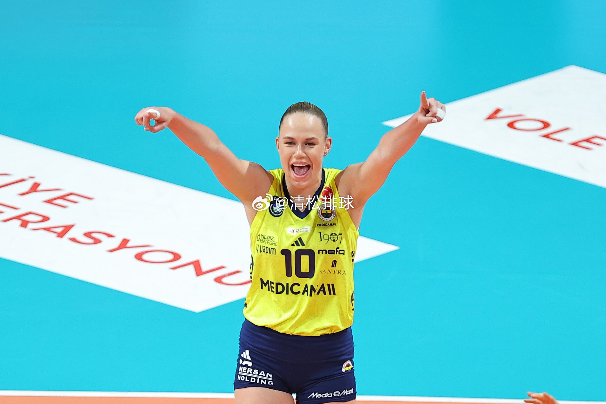 2025-2026土耳其女排超级联赛冠亚军决赛第一回合费内巴切0-3瓦基弗银行费