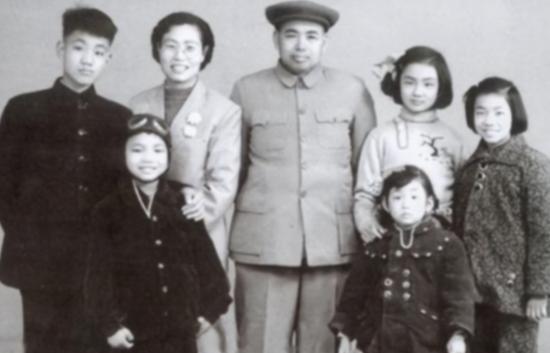 1985年，许世友下葬后，61岁的妻子田普做出了一个惊呆所有人的决定，亲儿子想接