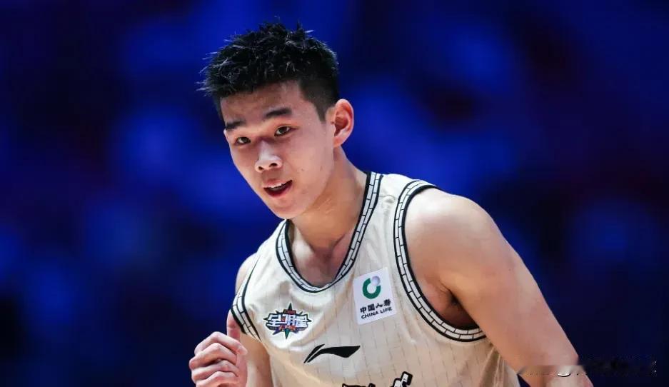 杨瀚森在今年选秀大会上以首轮第16顺位被开拓者队选中，曾凡博获得Exhibit1
