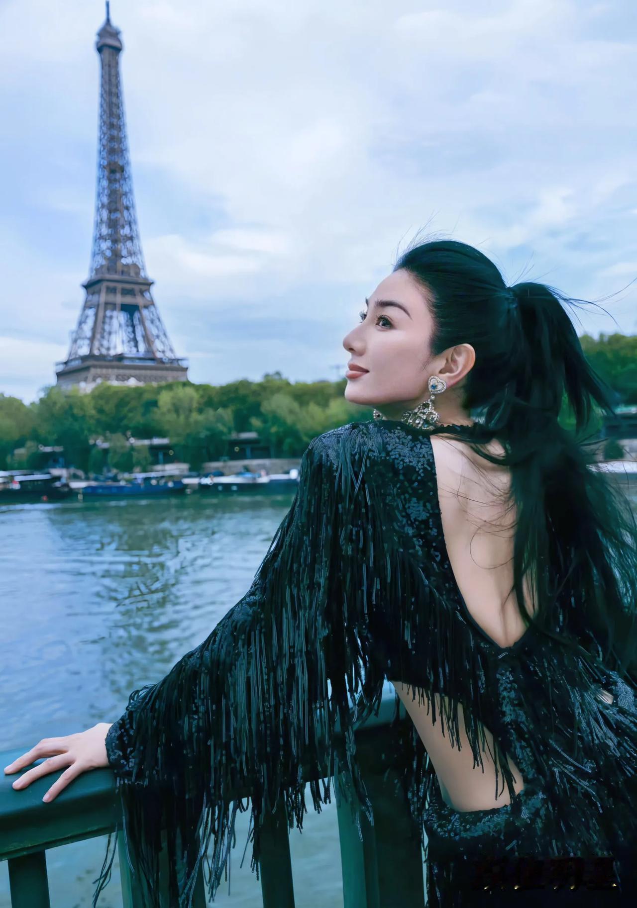 黄奕47岁身材管理的秘密

黄奕，这位中国娱乐圈的女神，虽然已经步入47岁的年纪