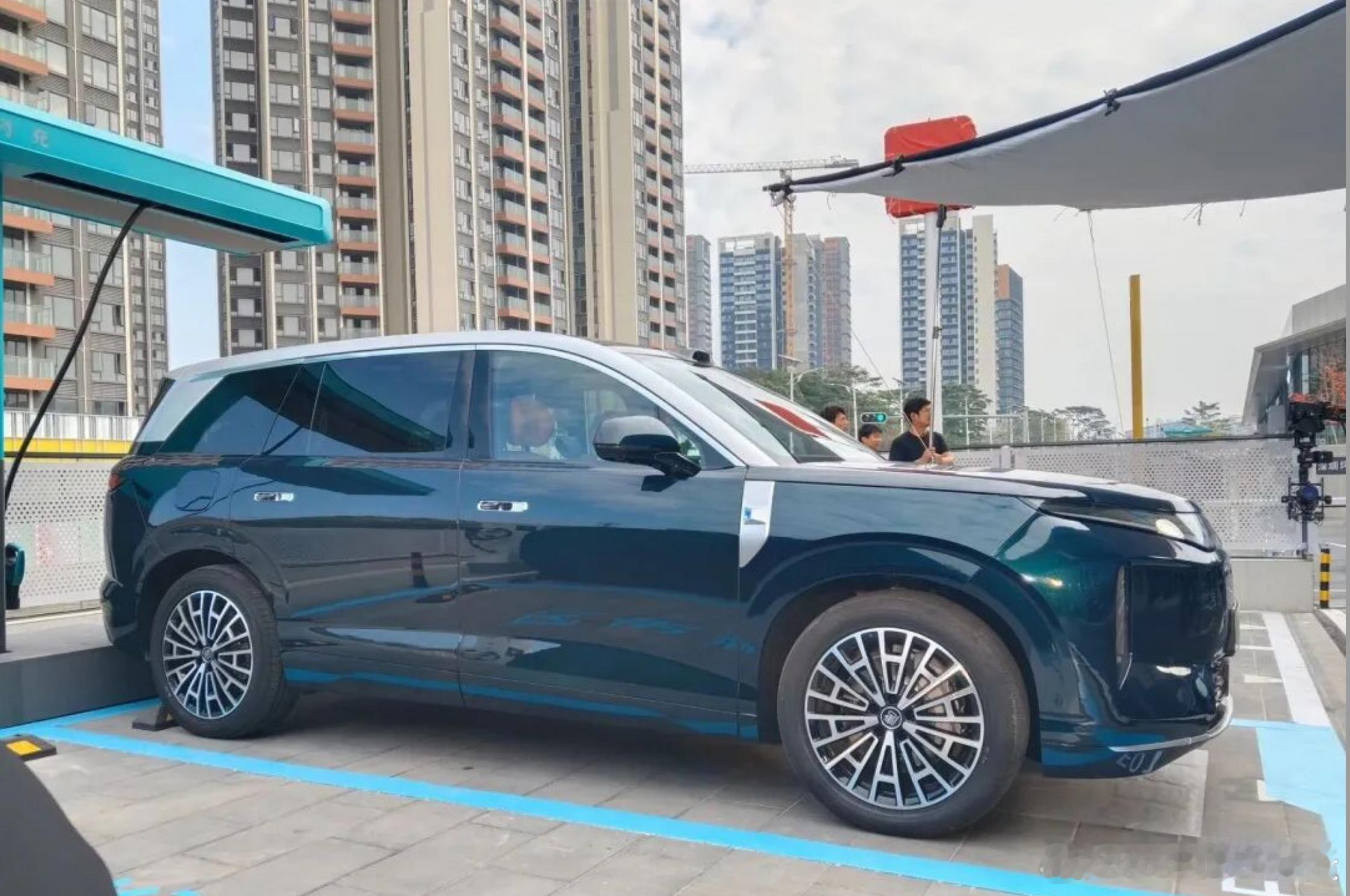 比亚迪唐 9 系实车曝光了，命名 “大唐”~你们觉得好看吗？霸天资讯比亚迪比亚迪