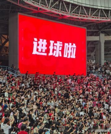 网友喊话担架队接手0妹妹称号苏超又来啦，开开心心比赛，友谊第一，比赛第十四苏超比