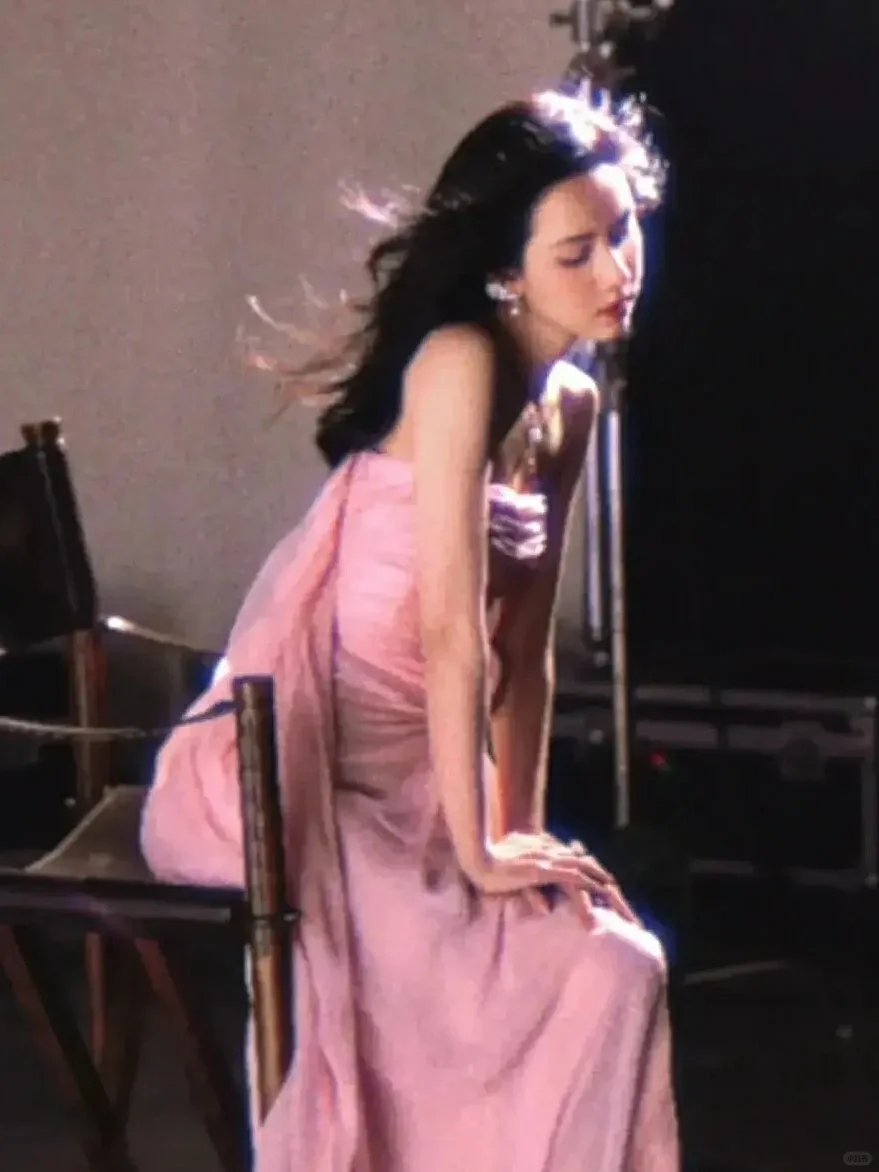 宝藏作者｜休屠城