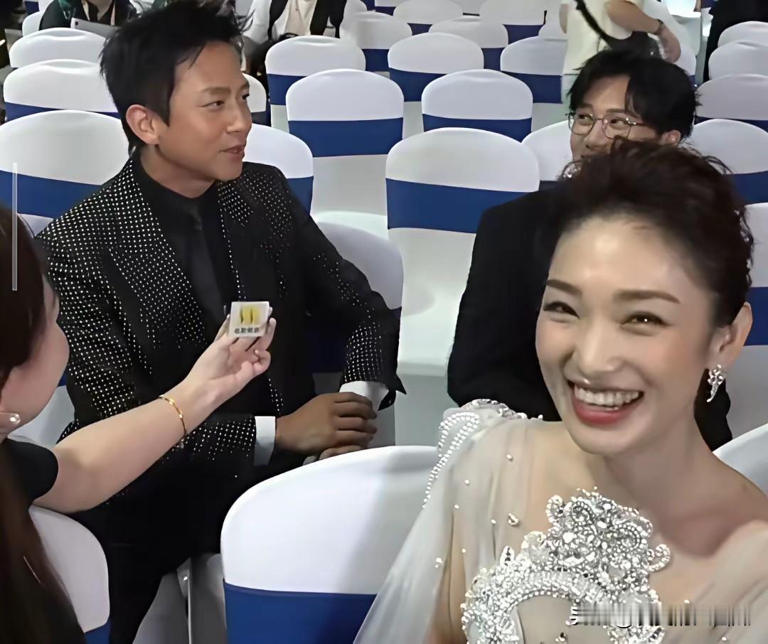 这个女演员看着好眼熟，就是叫不出名字来！[呲牙]