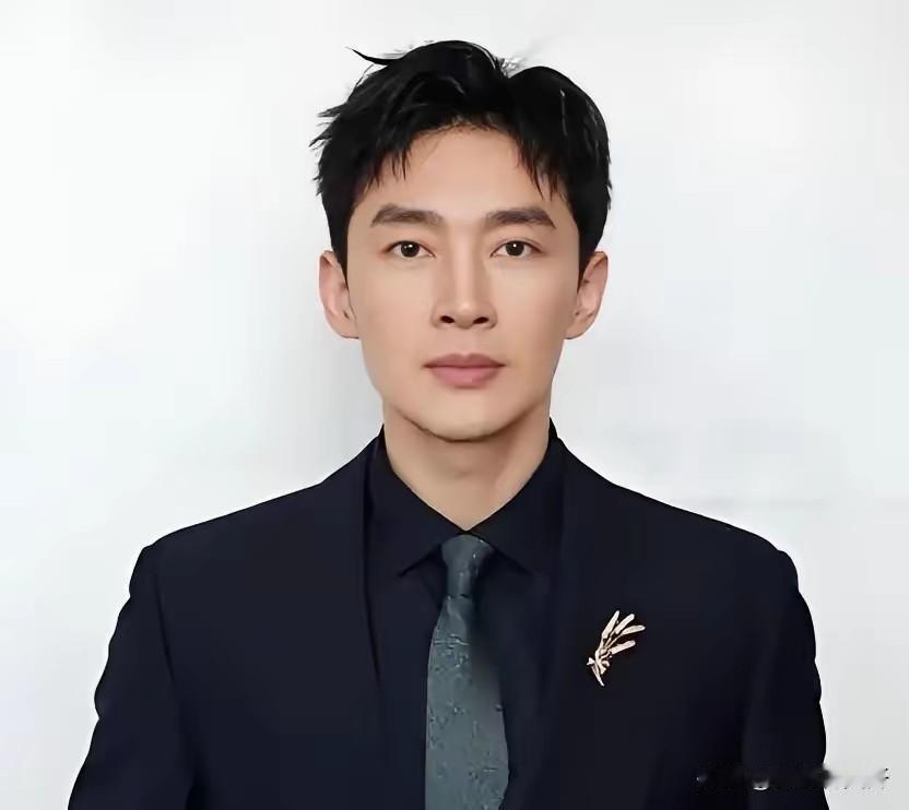 曹磊的本事就是坏人演得让人恨得牙痒痒，好人演得让人落泪。《家业》中的骆文松
与《