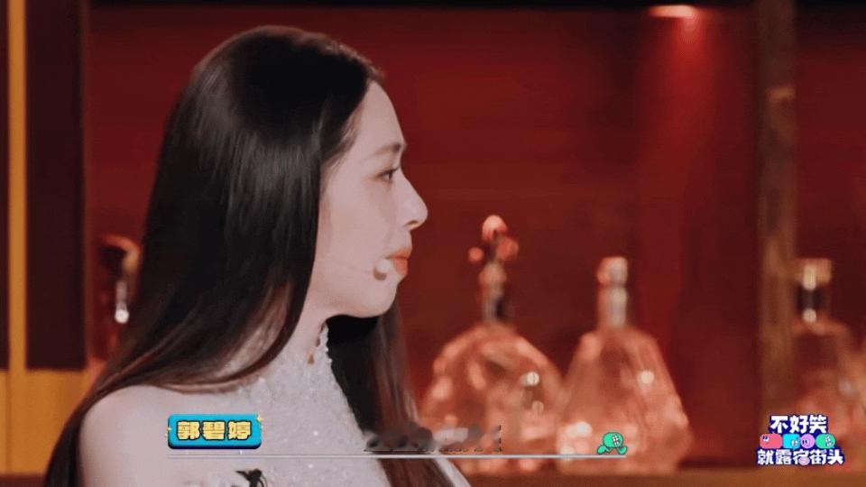 郭碧婷叫翟佳宁宝宝郭碧婷又多了一个宝宝 在节目里郭碧婷调皮地叫翟佳宁“宝宝”，翟