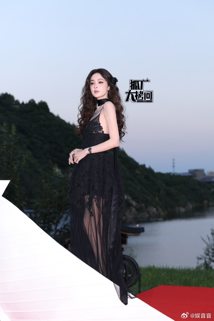 娜扎 我要做这只蚊子 听闻娜扎被蚊子咬的事儿，先是惊讶，后就起了心思当那蚊子了。