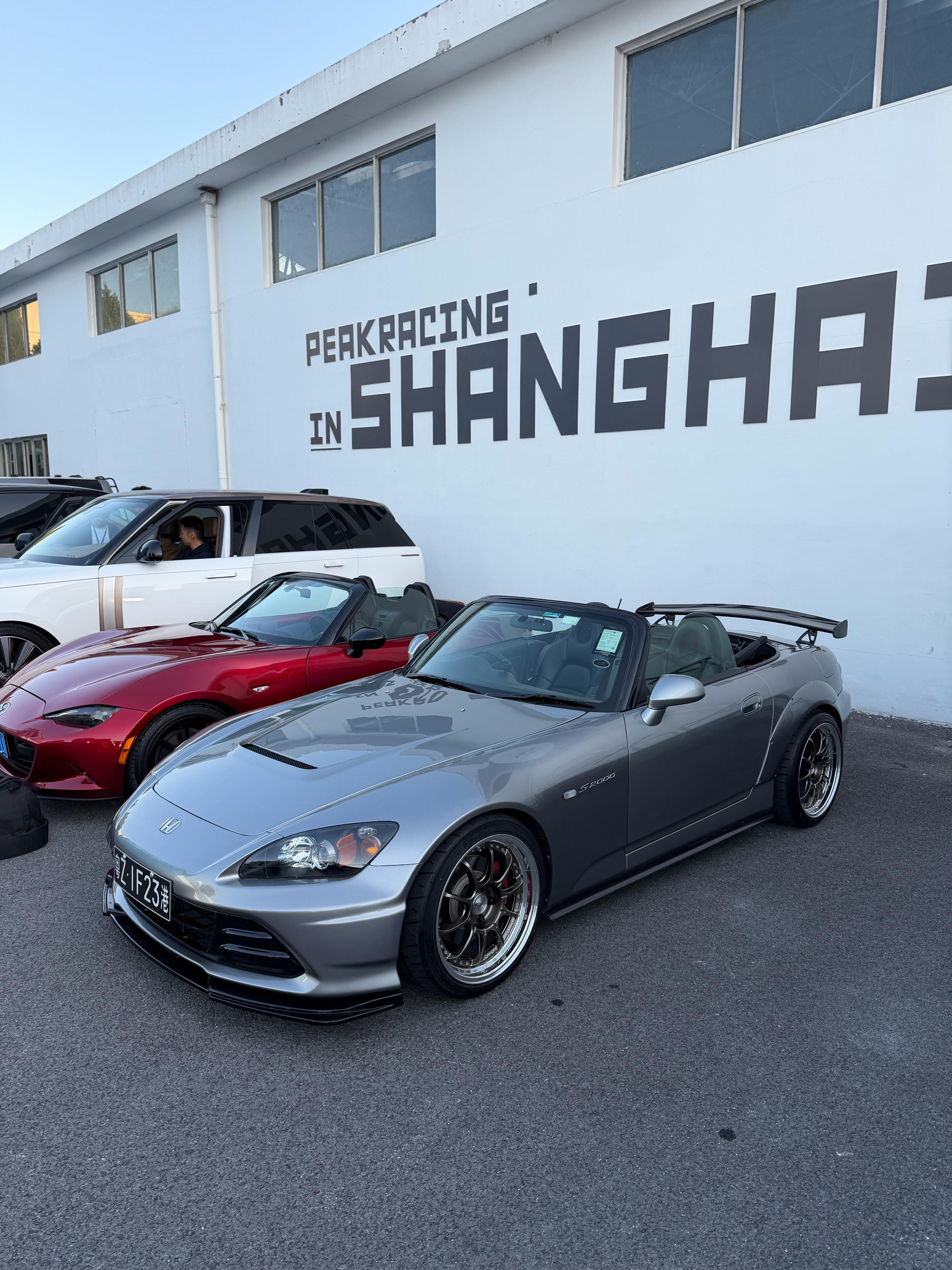 今天见到的 美好的 不环保小汽车 