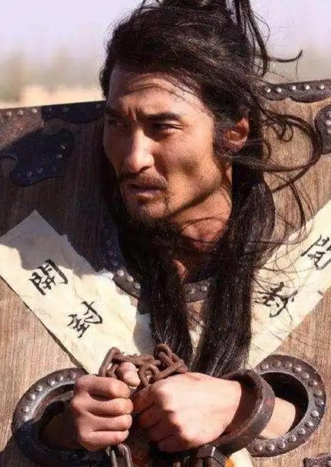 古代囚犯发配需要衙役押送，往返几千里，衙役是不是也很遭罪？

清朝的流放，就像一