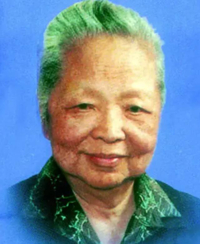 1957年，美国海关私吞了中国女人行李箱里面的6800美金，她却开心地笑了，谁也