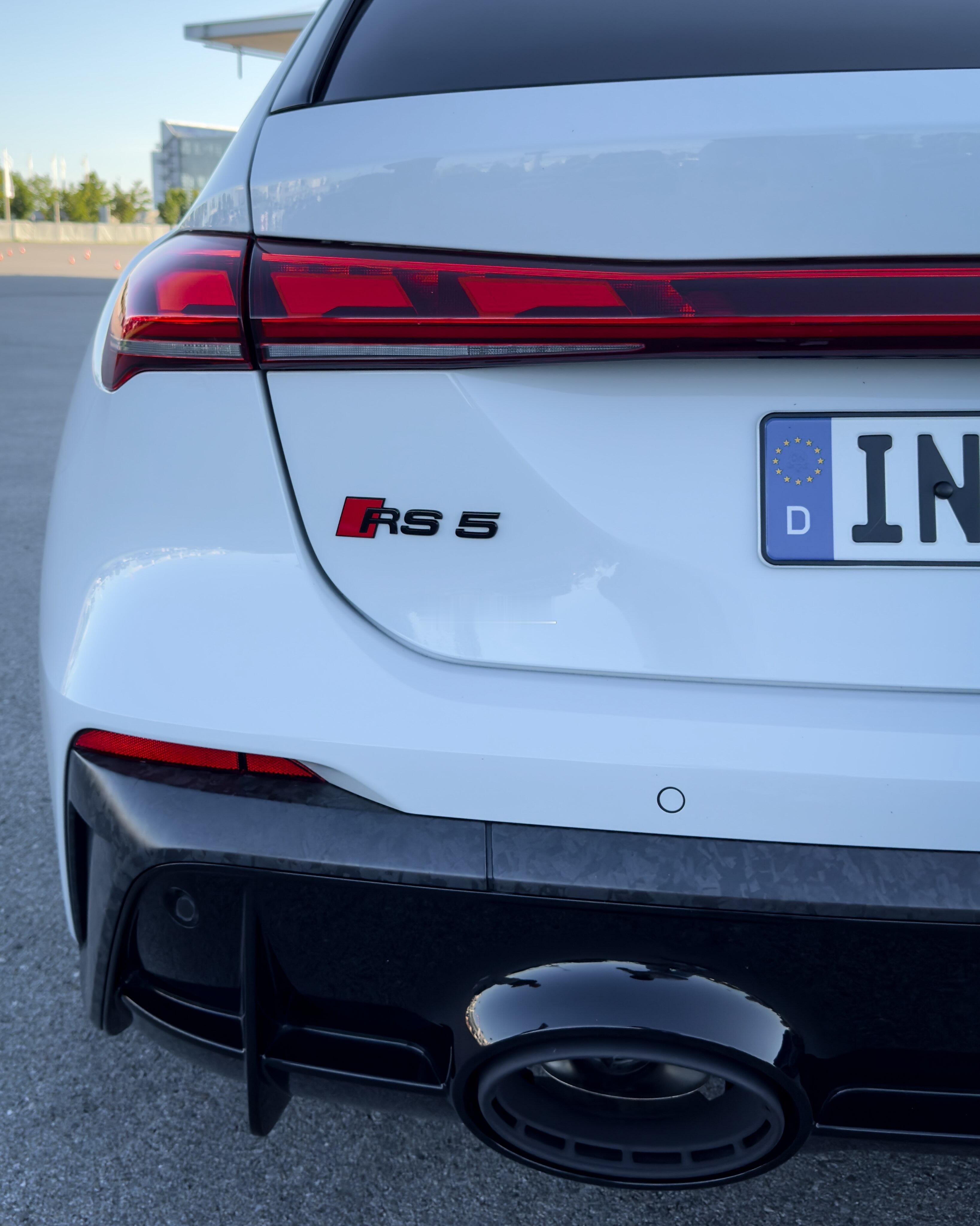 全新奥迪RS5 Avant 白色。无敌奥迪rs5