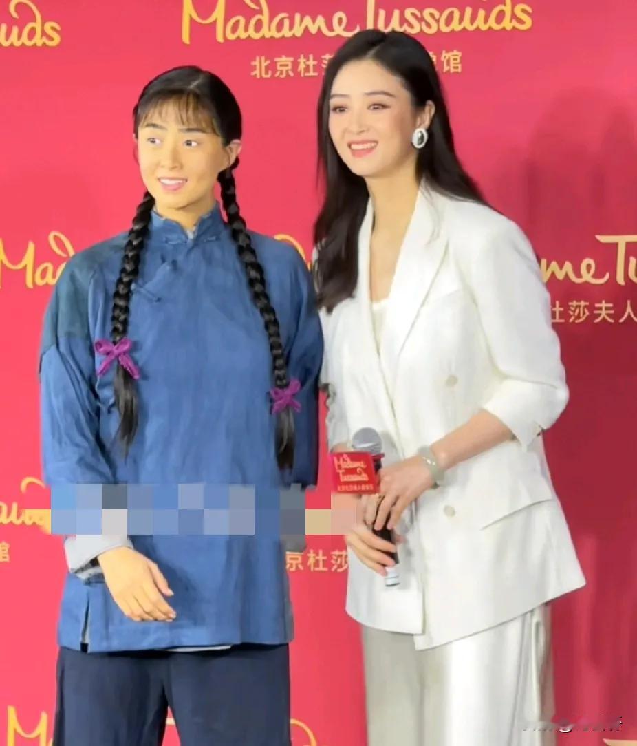 蒋欣引发热议！

7月10日，蒋欣突然引发了热议，只因为她在北京杜莎夫人蜡像馆掀