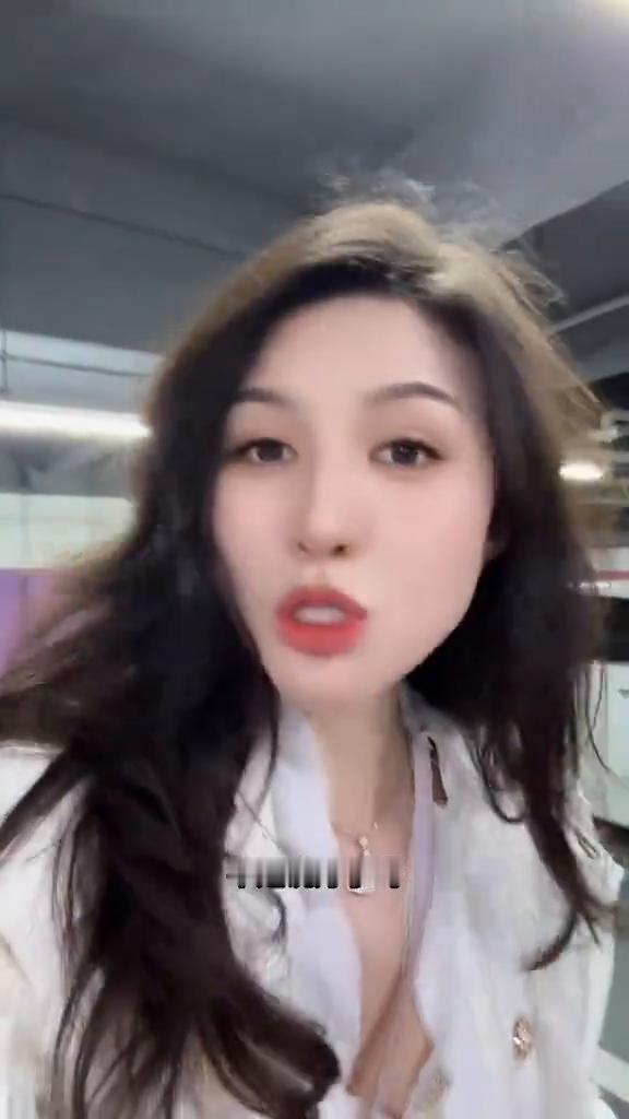 加仓加仓。
评论区一直问我有没有加仓，不是说好了吗？什么时候我大哭的时候你们再进