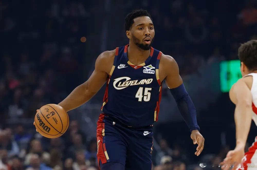 北京时间11月20日，NBA常规赛，火箭客场114-104击败骑士。火箭前三节比