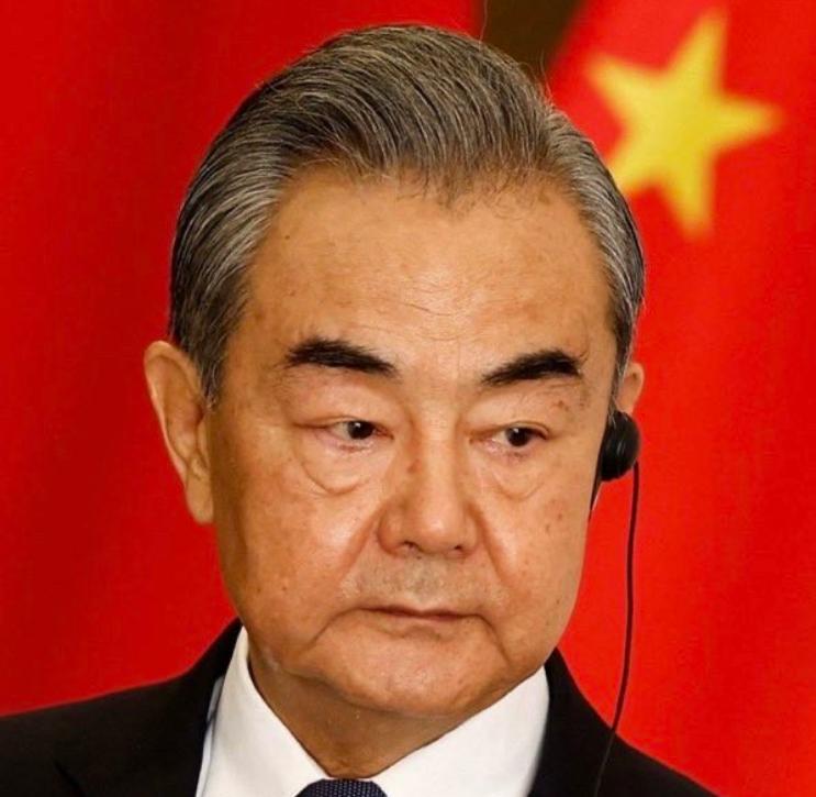 伊朗主动找中国谈！

3月24日，中国外交部长王毅和伊朗外长阿拉格齐通话，而这通