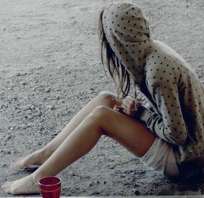 关于距离，最害怕的就是你不知道那个人是在想念你还是已经忘了你。About the