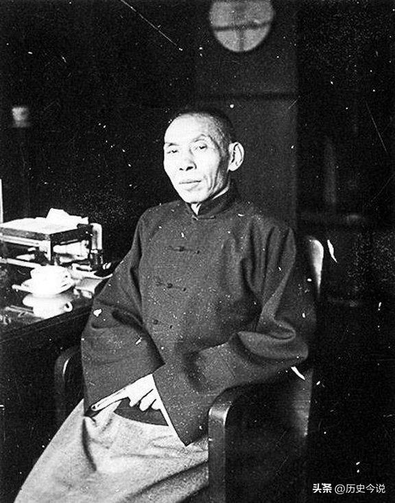 杜月笙两度救命还赠60根金条，他去世后儿子求助，王新衡为何断然拒绝？
 
阅读此