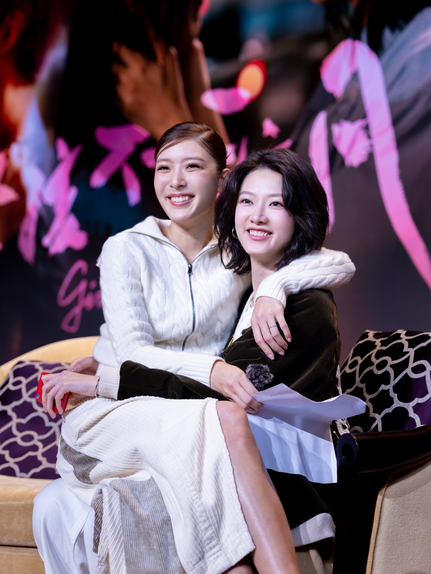 廖子妤和余香凝，这一对好甜啊，当年的《骨妹》。春节档马上有戏