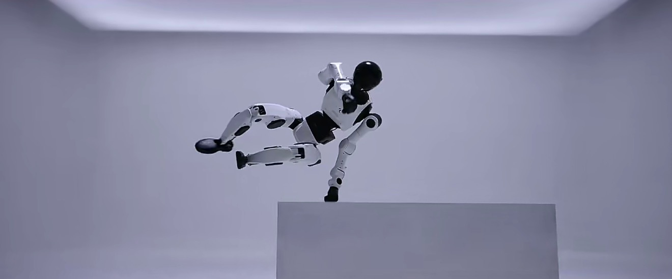 2月3日，北京人形机器人创新中心宣布近日完成首轮超7亿元市场化融资，即将发布的新