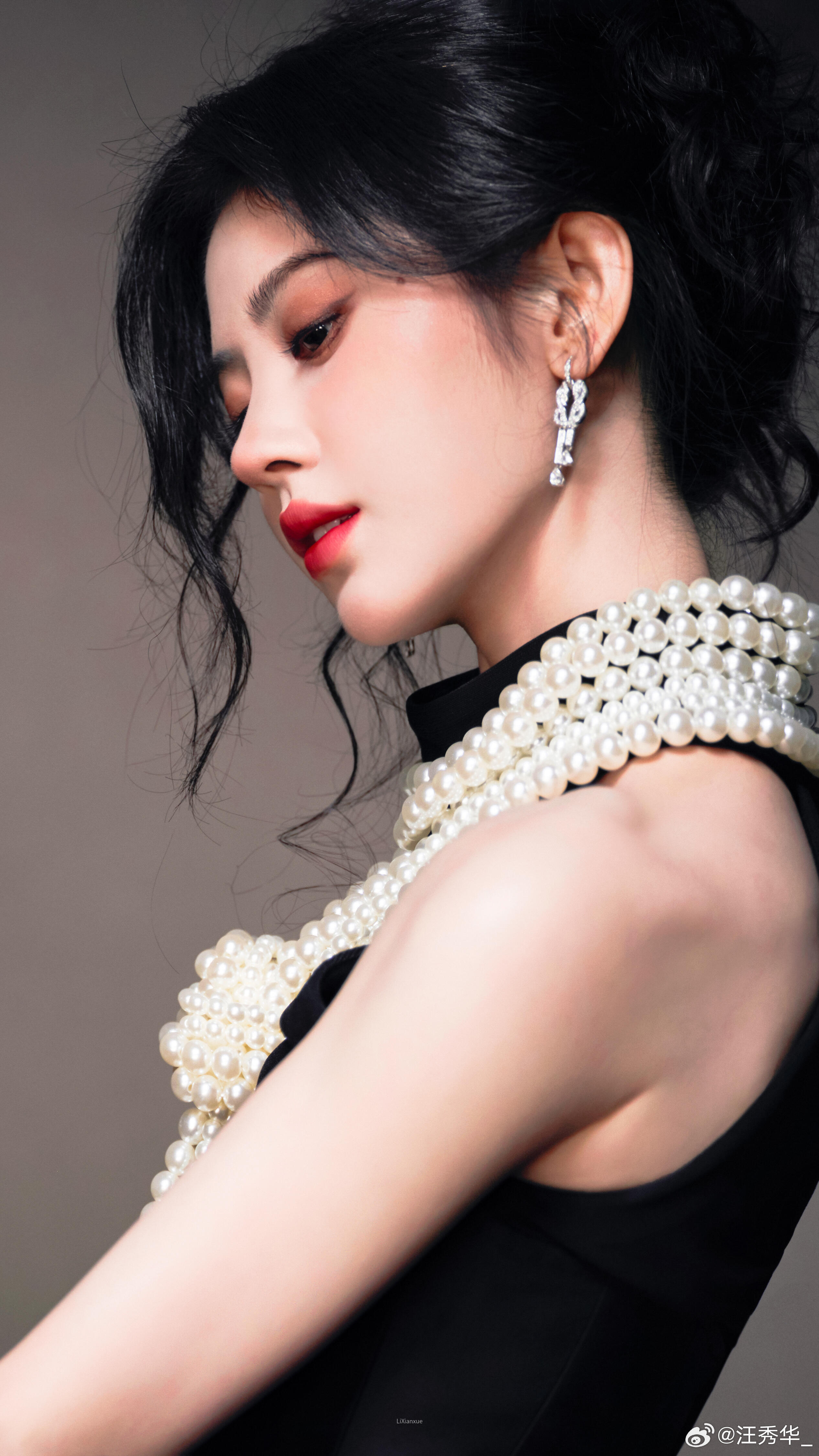  鞠婧祎反差萌拉满 红毯上是清冷大美女，私下却安利白开水泡饭！鞠婧祎爱吃白开水泡