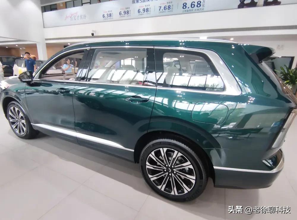 别硬冲了！五菱星光L才是普通家庭的大六座神车🚗

讲真，想买六座家用车的，大多