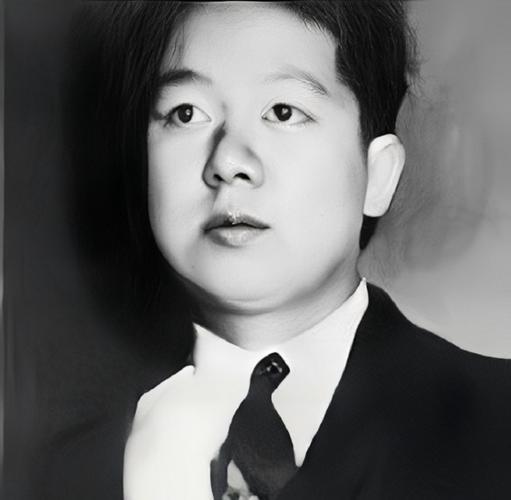 1964年，一条消息在香港和美国同时引发了轰动。 
 
好莱坞影星黛布拉·佩姬，