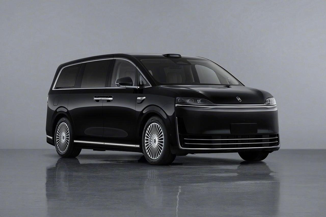 智界V9工信部申报图来了，MPV老将们感受到压力了吗？鸿蒙智行的首款MPV，这个