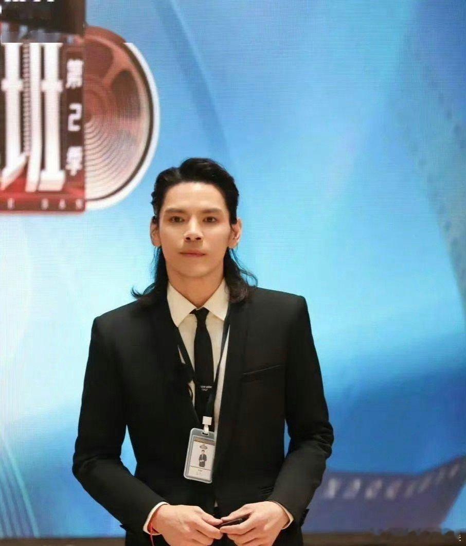 #向佐[超话]##向佐告别披荆斩棘#真的太喜欢这样的一个舞台了，而且对于我们来说