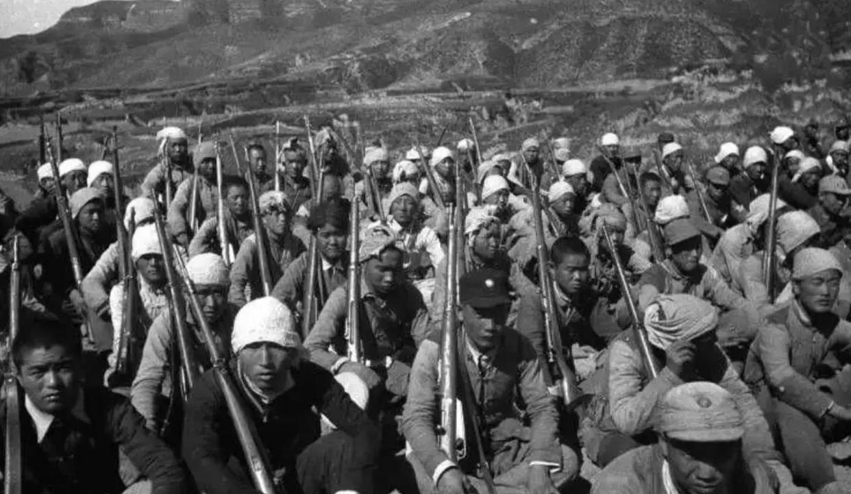 从4万到100万，抗战期间八路军如何实现井喷式发展的？
 
1937年红军主力改