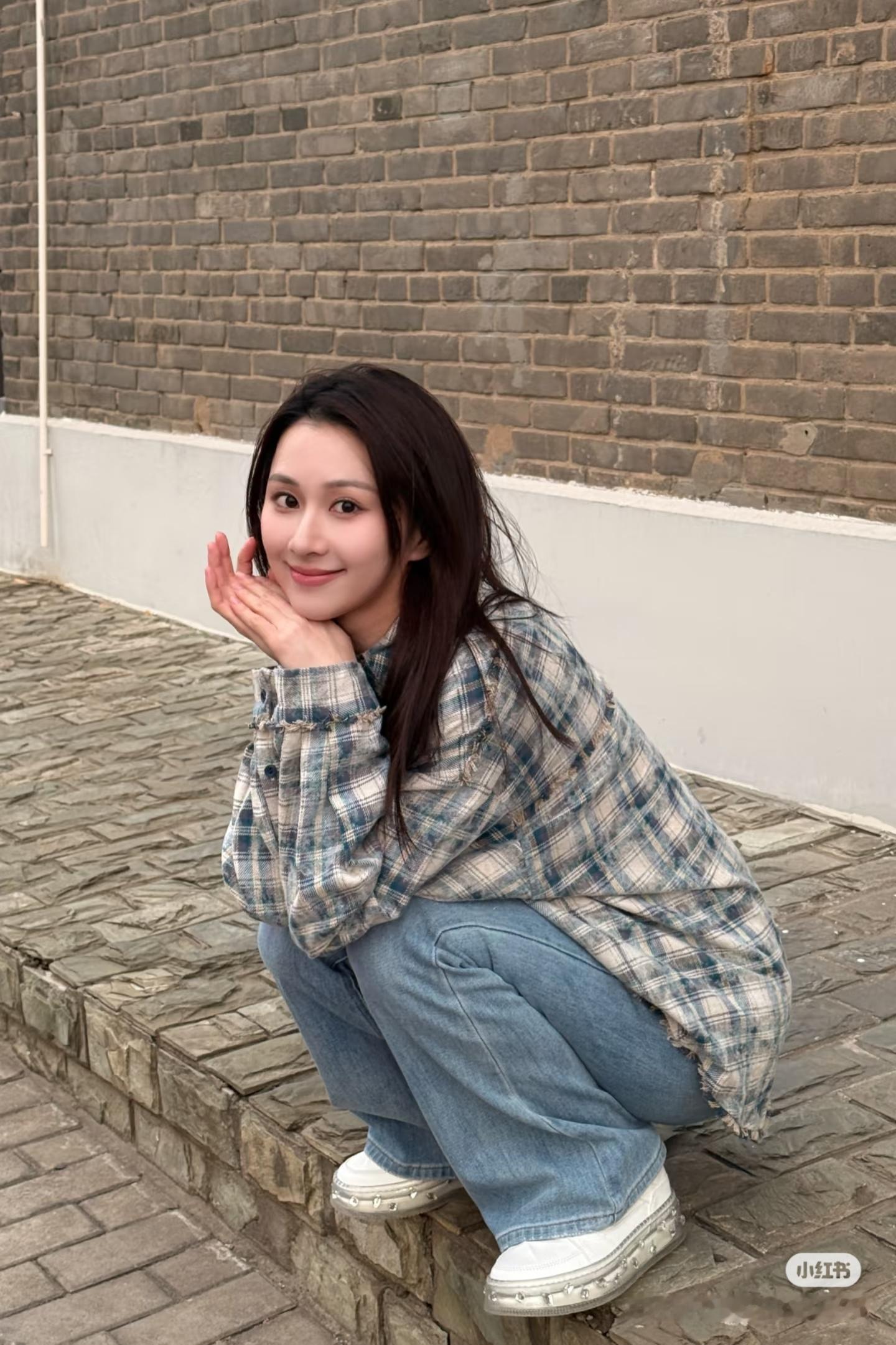 关芯 说给关芯听 芯芯大宝贝，掐掐你的细脖脖，哇哦，掐着真过瘾，好了，我掐过瘾了