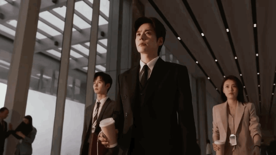 全世界最尊重霸总会议的剧出现了这这这…这是晨会场面？！也太高级了吧，整得真跟联合