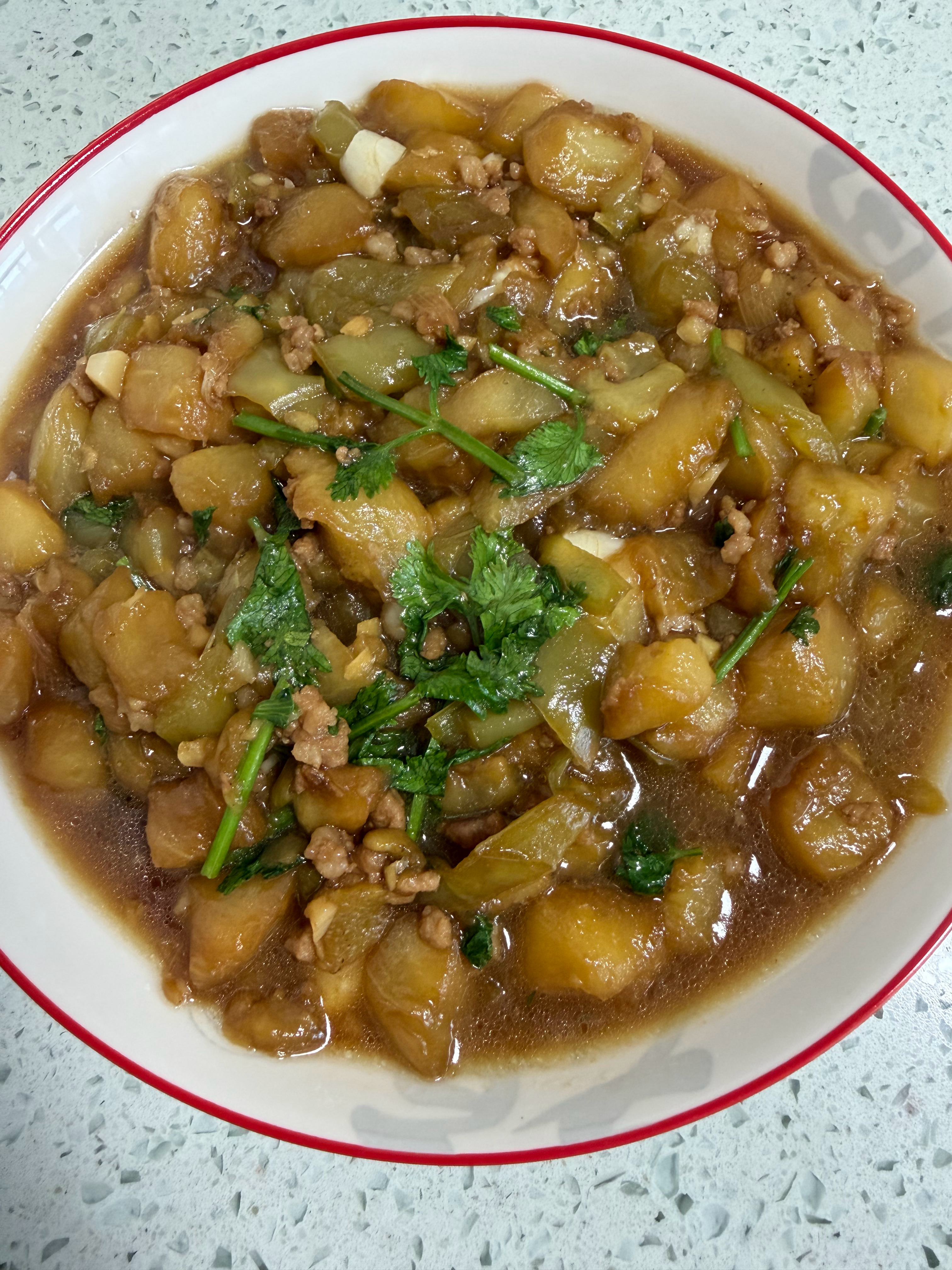 每餐三样今日份的晚餐，炸鱼柳酥脆好吃😋搭配两个菜荤素结合～ 