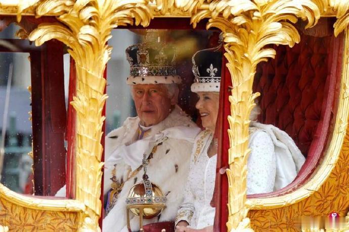 【领导人公布个人纳税账目，是个好办法】
今天看到一则消息，英国国王查尔斯三世和王