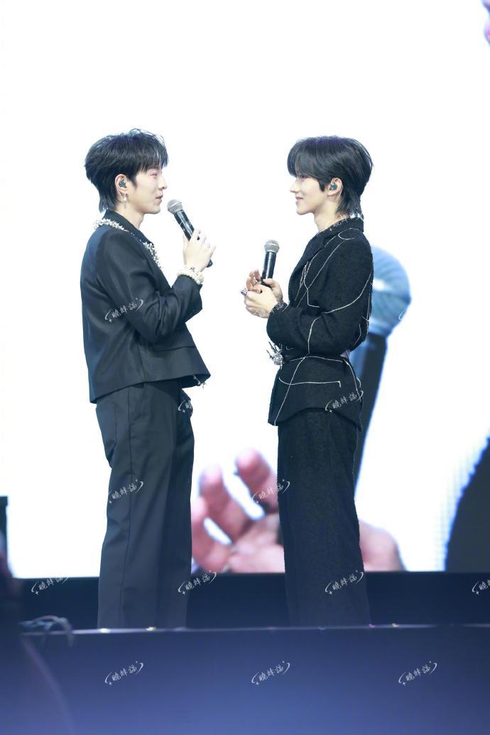 黄星邱鼎杰杂志销量破10万 实力派演员的商业价值！没有热搜炒作，仅凭作品和人格魅