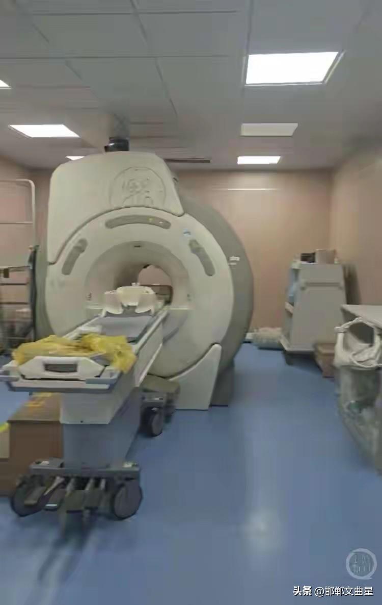 太让人室息了！男子做核磁被忘机器上一夜！
 
刷到这个新闻，真的越想越害怕。
 