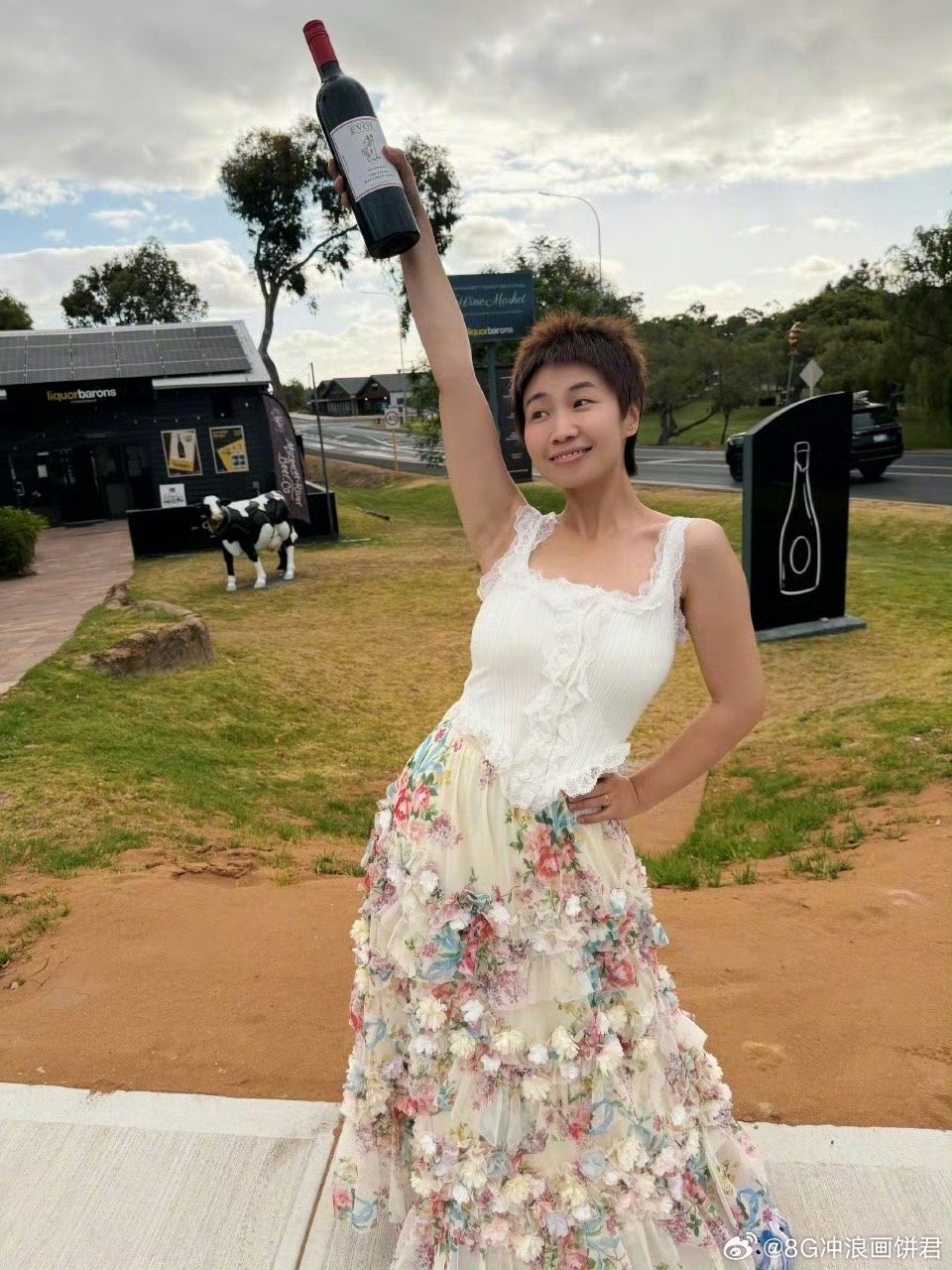 谁家综艺一口气集齐19位魔丸本来想随便看看，结果杨迪小鹿开始做抿嘴嘟嘴表情，旁边