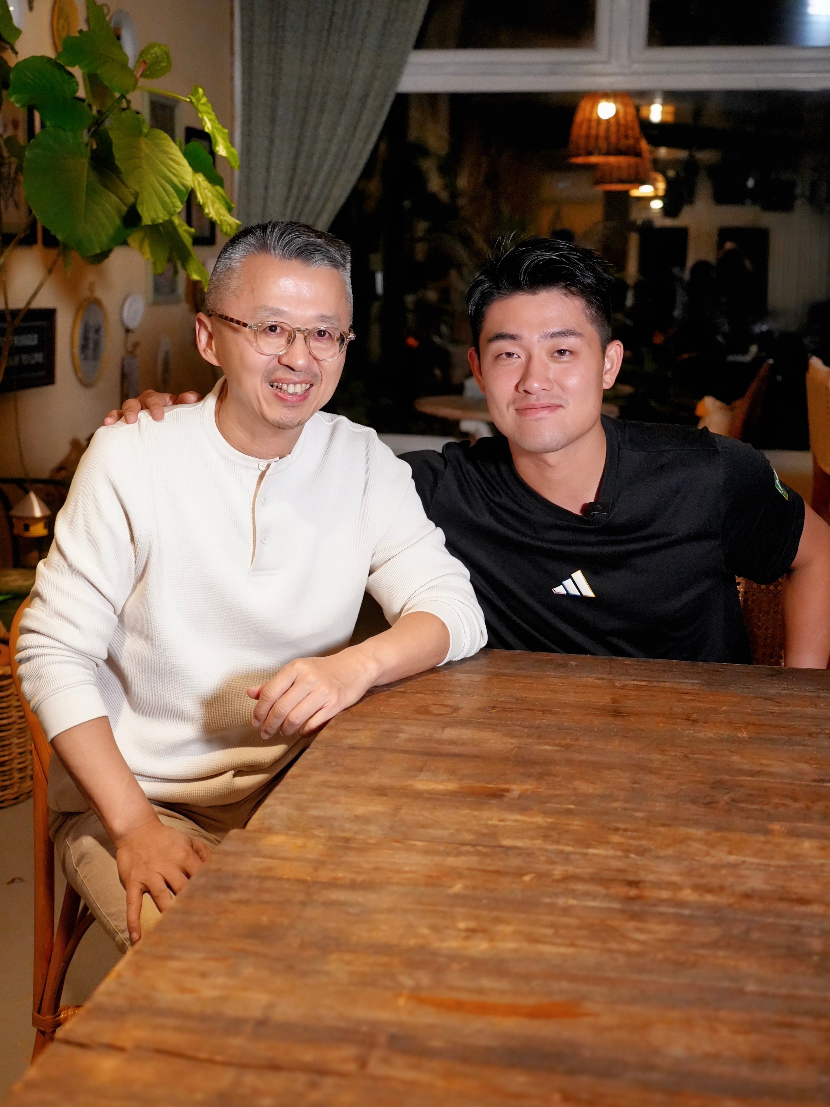 不仅今天上海跑来北京一日游，还来了场密云半日游。长视频采访，吴易昺球迷可以期待。