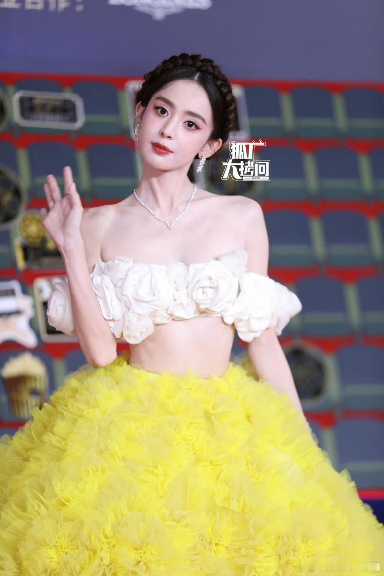  女星红毯生图合集比美，娜扎、关晓彤、刘浩存、钟楚曦、金晨、文淇、周也、孙千、文