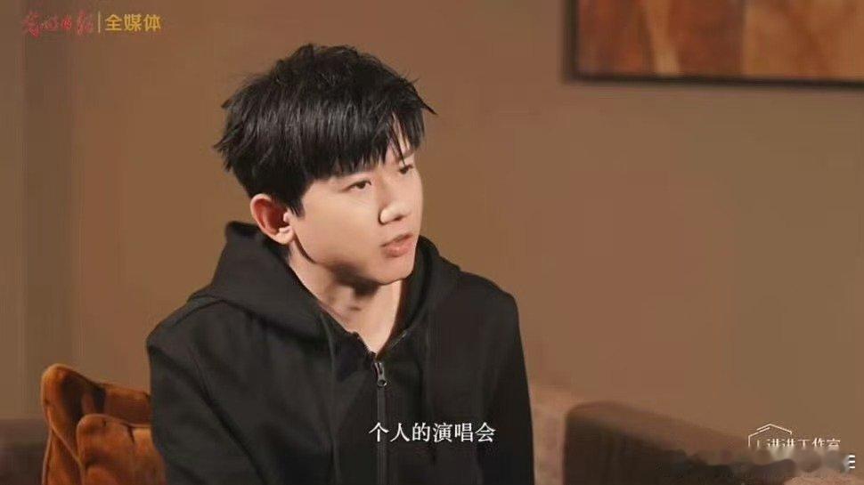 光明日报专访张杰 张杰未LIVE巡回演唱会他用尽全力歌唱，只为回馈台下每一份炽热