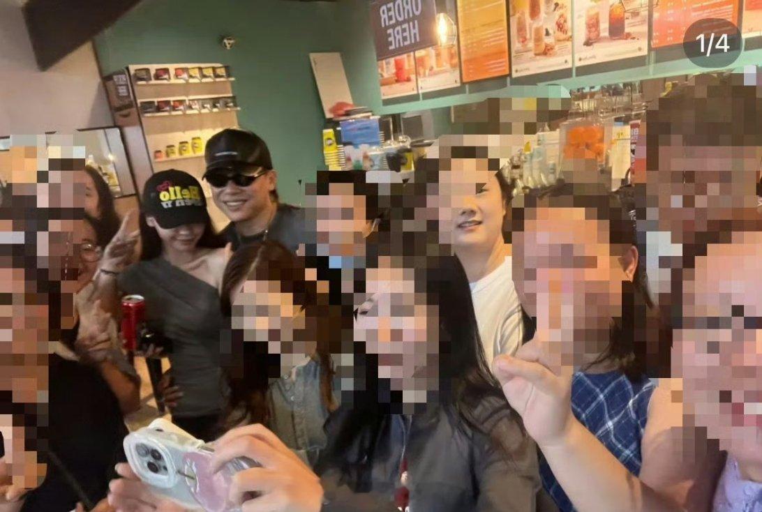 哦豁，真的是求啥有啥啊，有网友直接放出来了胡彦斌跟易梦玲的正面合照，现在可就不能