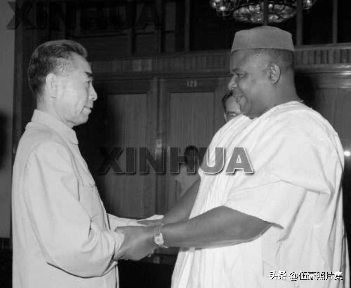 1961年6月18日，​下午，​周恩来总理接见以尼日利亚联邦财政部长欧科提-埃博