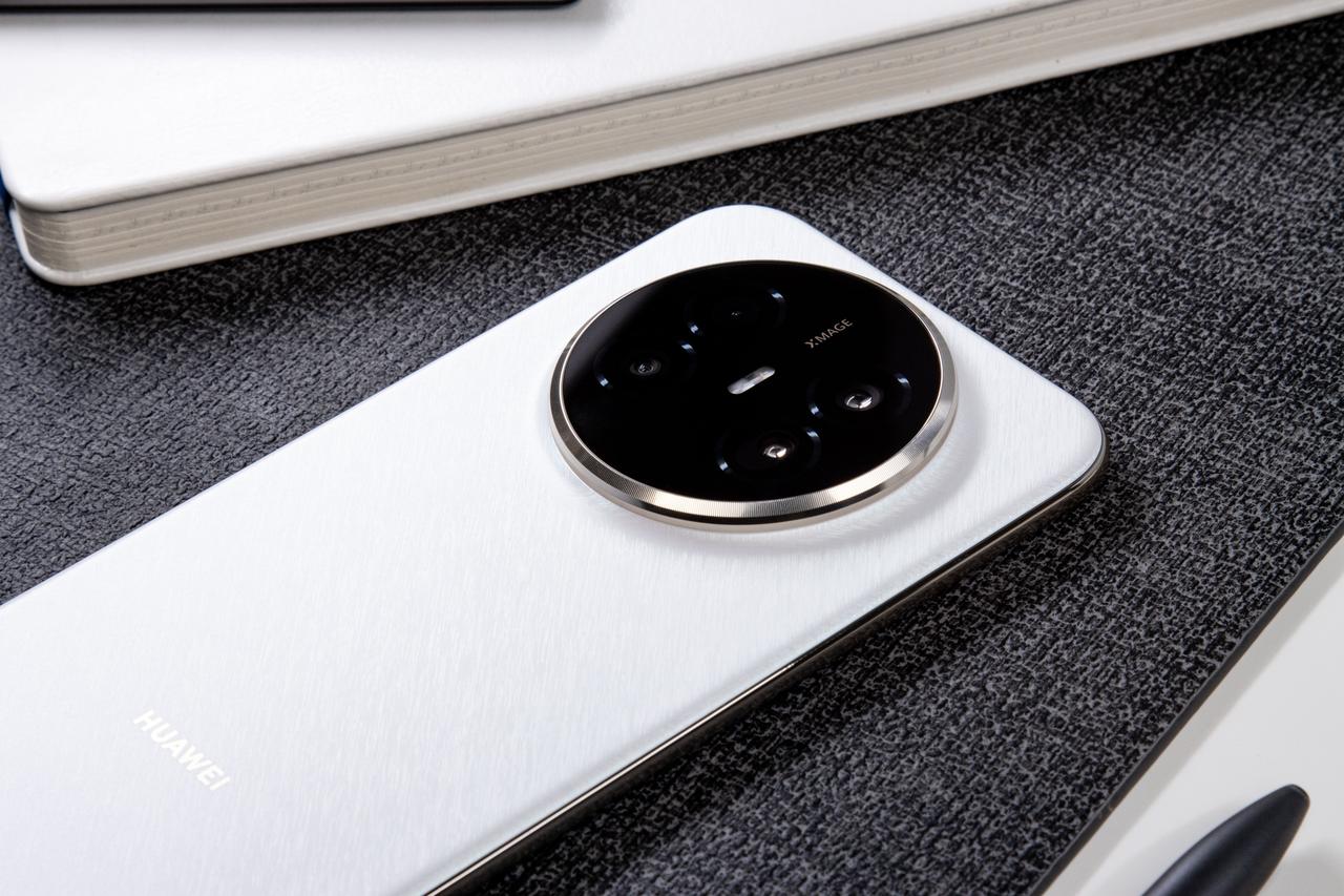 今天开售的华为Mate 70 Air，4199元起的定价挺有看头。它厉害就厉害在