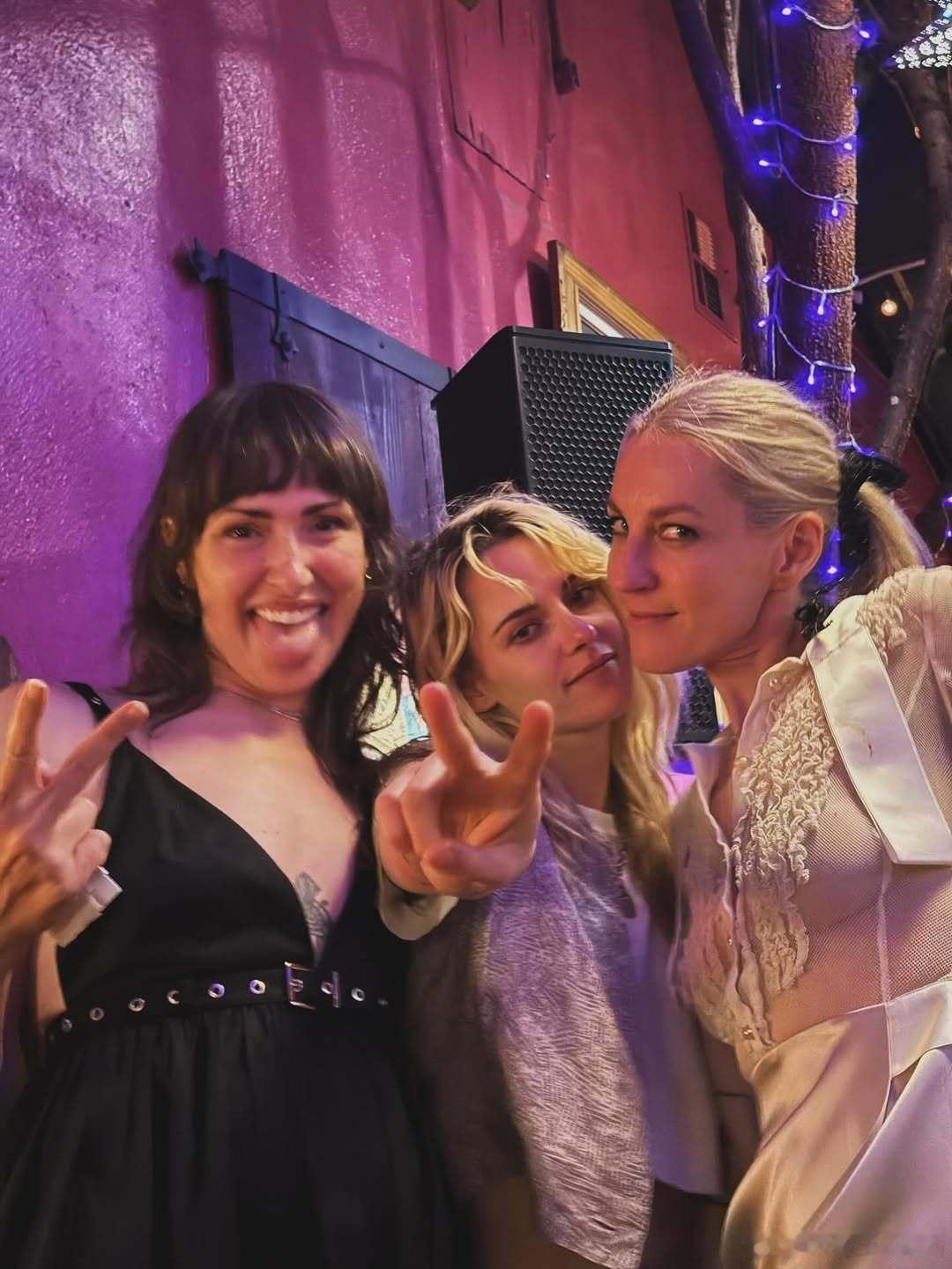 kristen stewart克里斯汀斯图尔特的老婆Dylan Meyer分享两