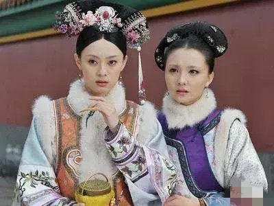 一直不明白为啥甄嬛一入宫身边就能有槿汐姑姑，其他妃嫔却没有呢？ 