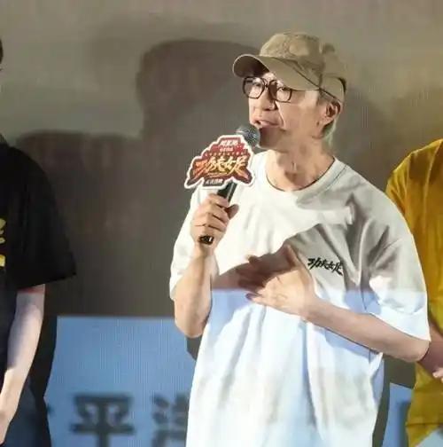 周星驰这次把整个行业都干沉默了。
功夫女足上映27分钟票房破1亿，首日排片22.
