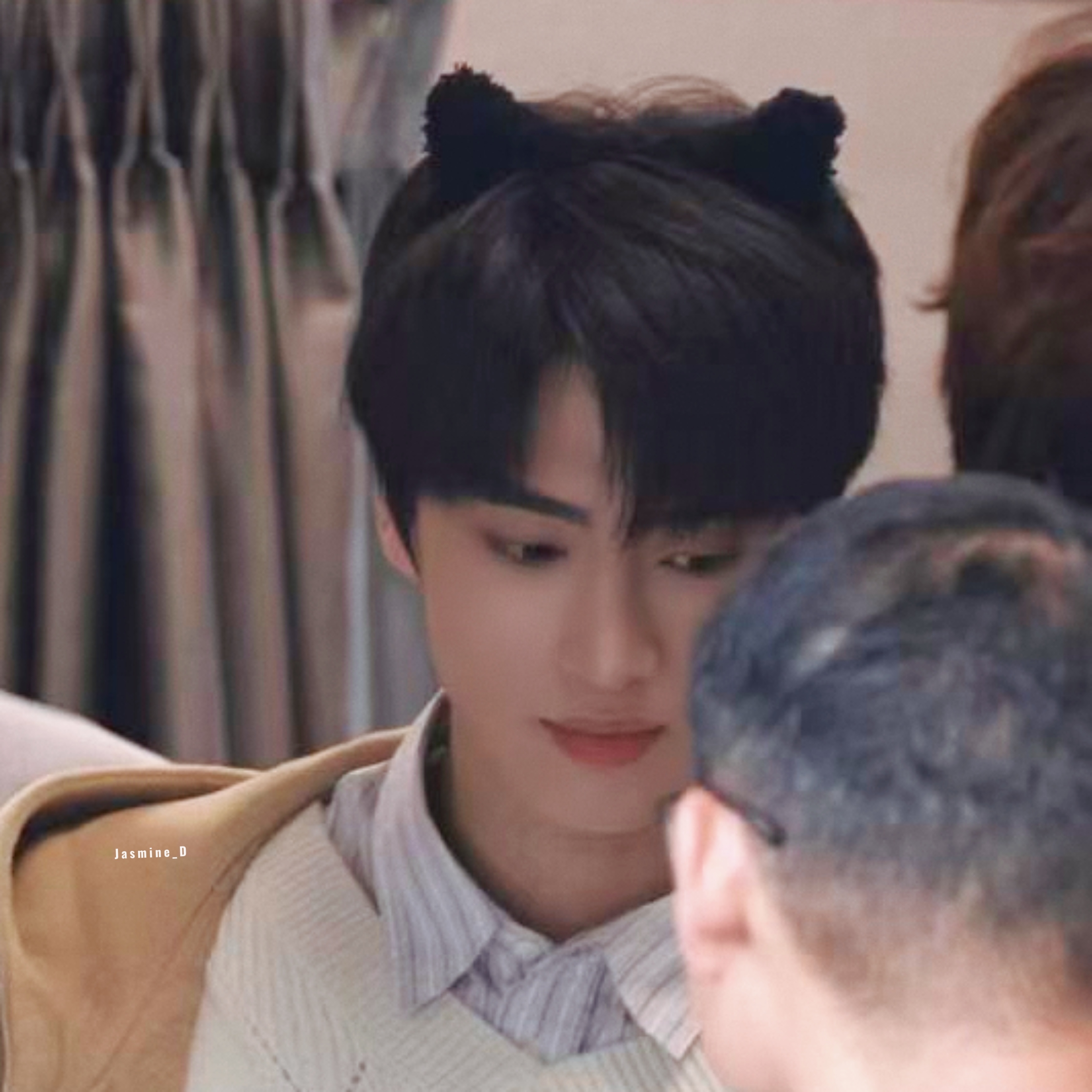 诶呦戴的是这个耳朵 ​​​