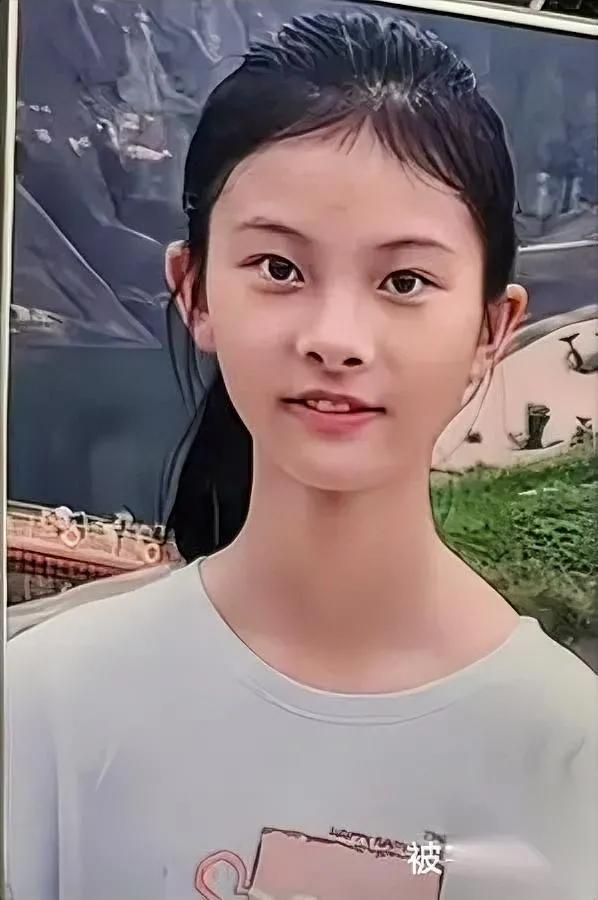 邻居变凶手！14岁少年捅死同学

竟因三年免费接送？深圳这起案件细思极恐

庭审